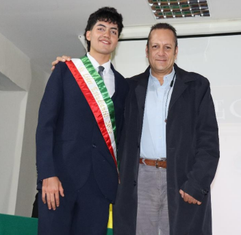 Proclamación del nuevo representante estudiantil del Colegio de Boyacá.